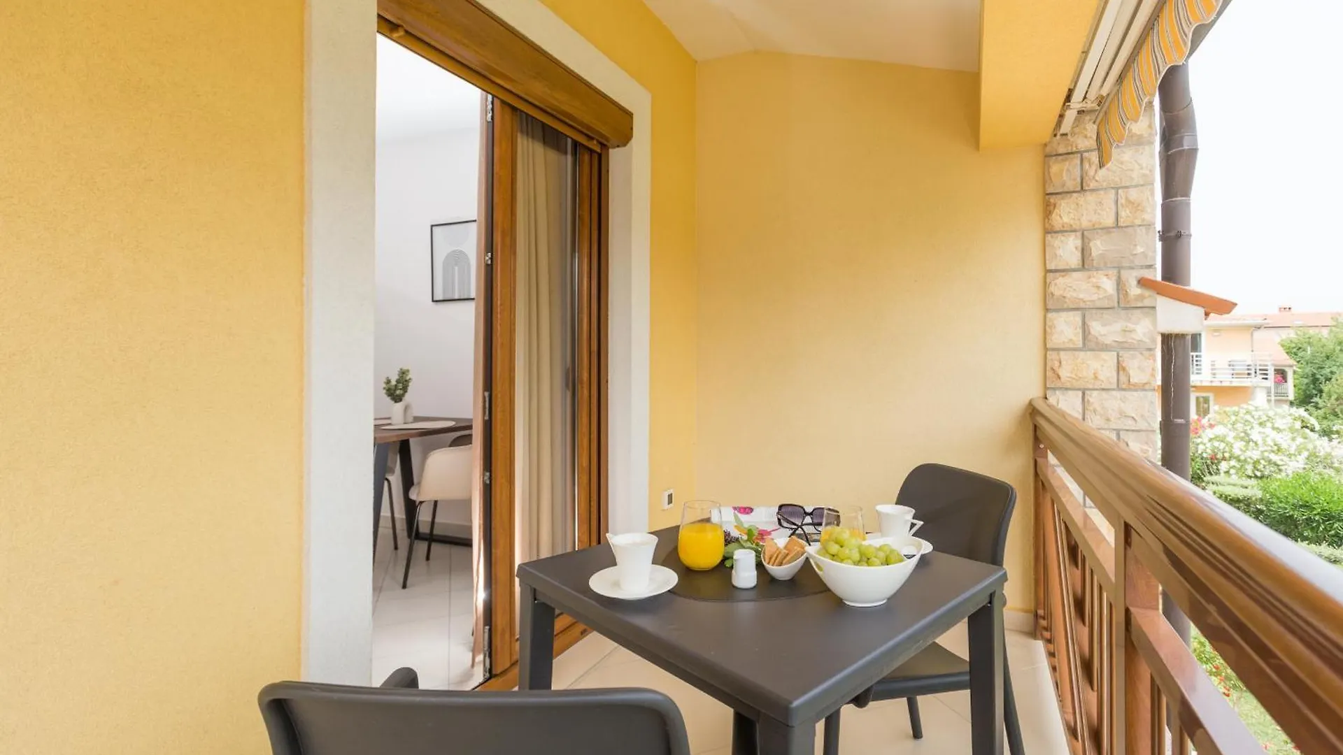 Apartments Bellissima Funtana 0*,